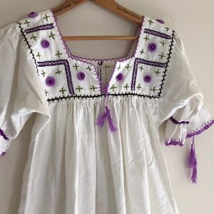 Vintage embroidered Mexican dress